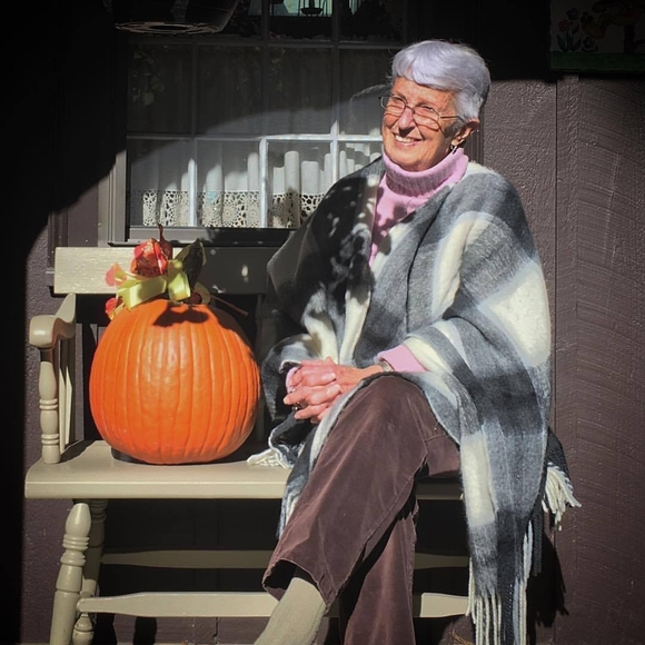 Meet your Posher, Paula - Picture 1 of 1